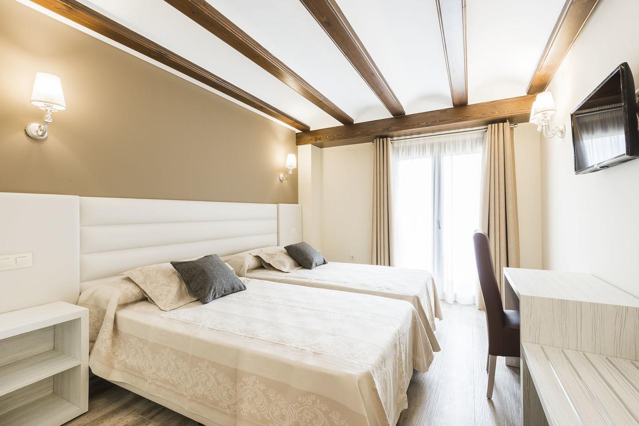 Hotel Atiana Albarracin Exterior photo